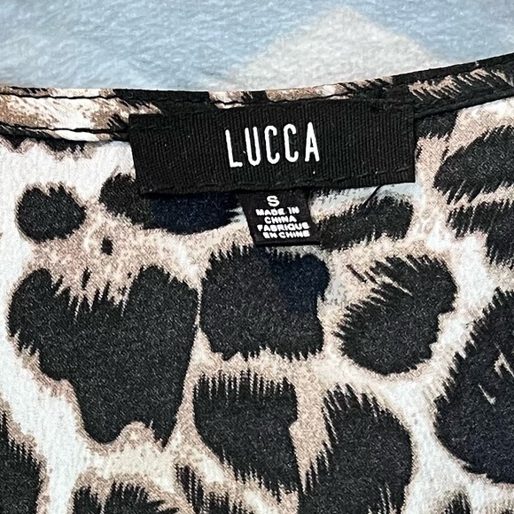 Lucca Couture Cheetah V Neck Bell Sleeve Draped Midi Dress - Small - Picture 14 of 14